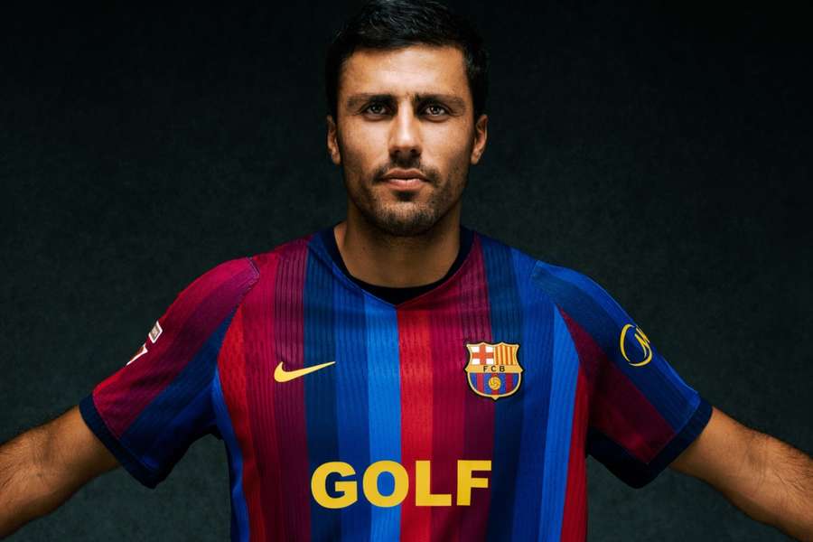 Rodri Hernández, con la camiseta del Barcelona para el Clásico Rodri Hernández, con la camiseta del Barcelona para el Clásico