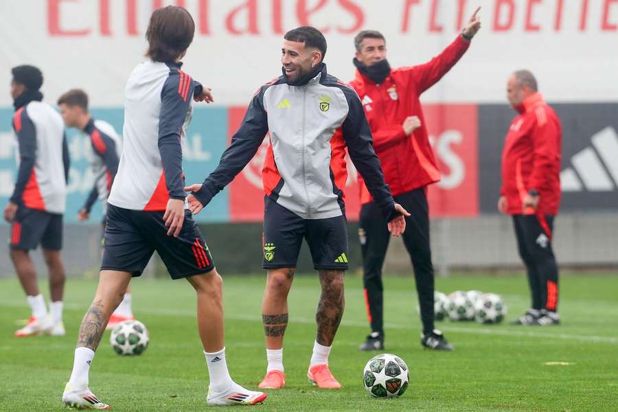 Otamendi no treino do Benfica