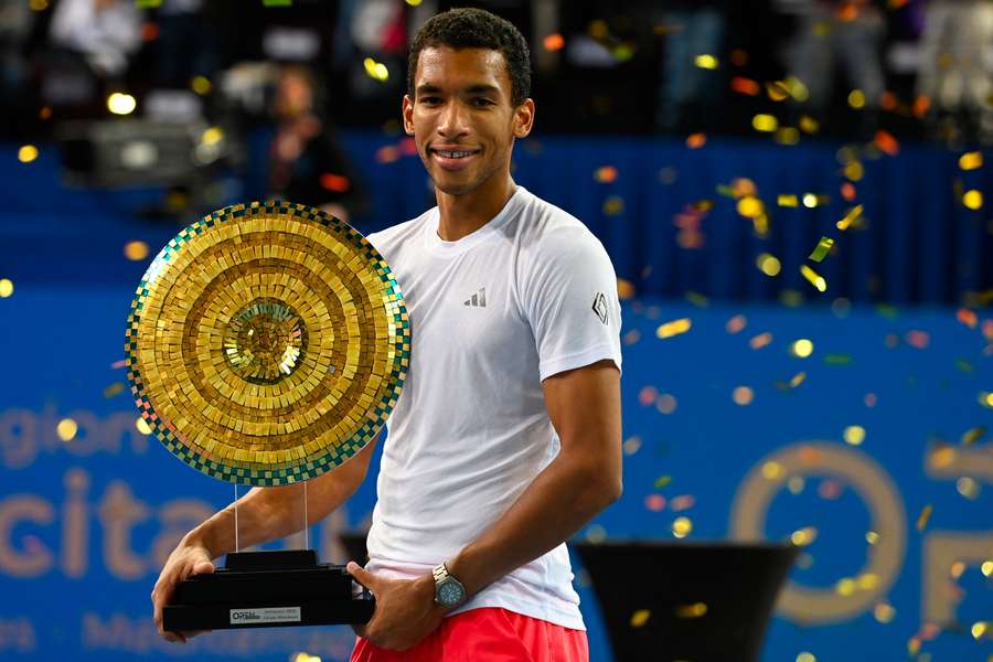 Felix conseguiu o 6º troféu em quadra dura