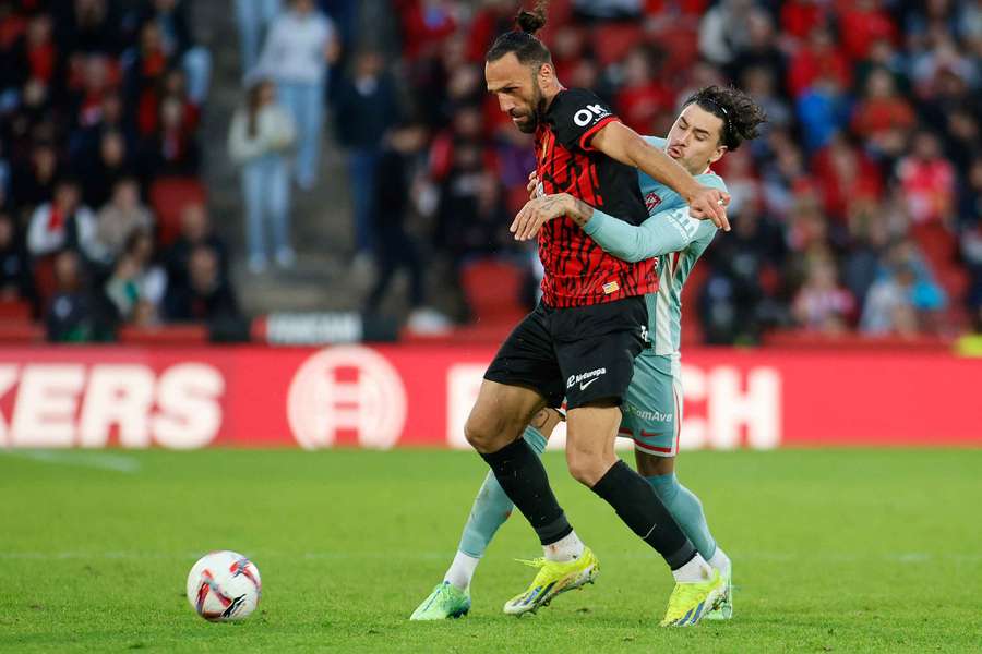 Giménez agarra a Muriqi