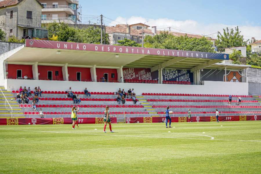 Estádio Carlos Osório, em Oliveira de Azeméis Estádio Carlos Osório, em Oliveira de Azeméis