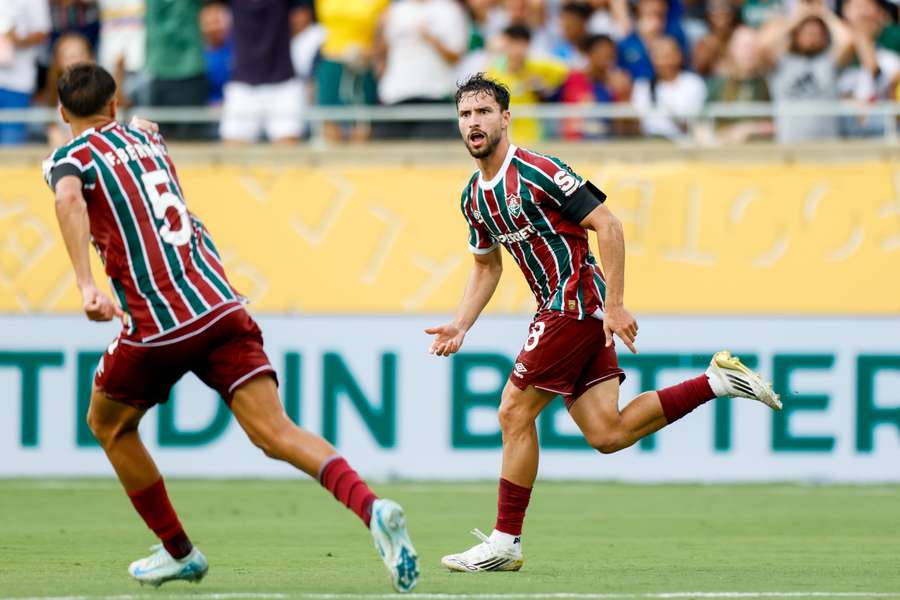 Martinelli fez um golaço no primeiro tempo Martinelli fez um golaço no primeiro tempo