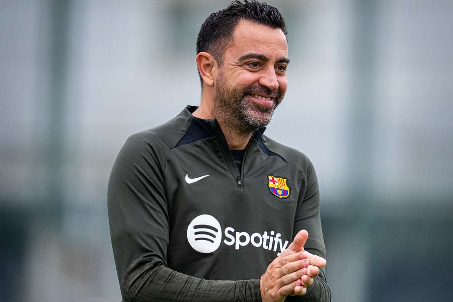 Xavi pode seguir no Barça, mas em outro cargo