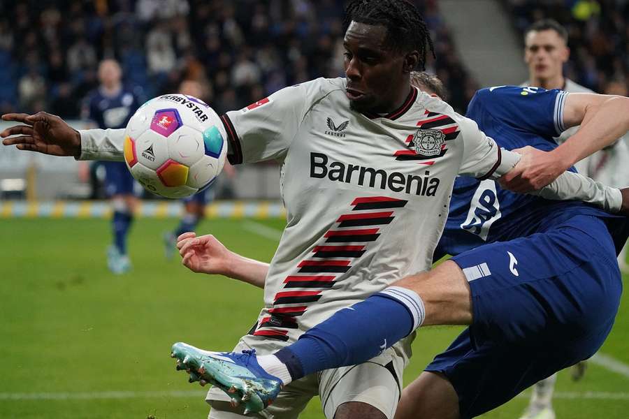 Frimpong in actie voor Leverkusen