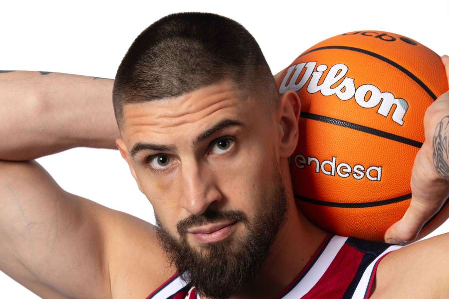 Alex Len se marcha del Baskonia sin haber podido debutar Alex Len se marcha del Baskonia sin haber podido debutar