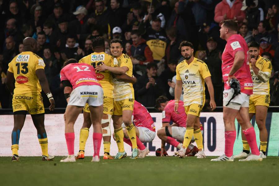 La Rochelle celebrate beating Gloucester at full-time