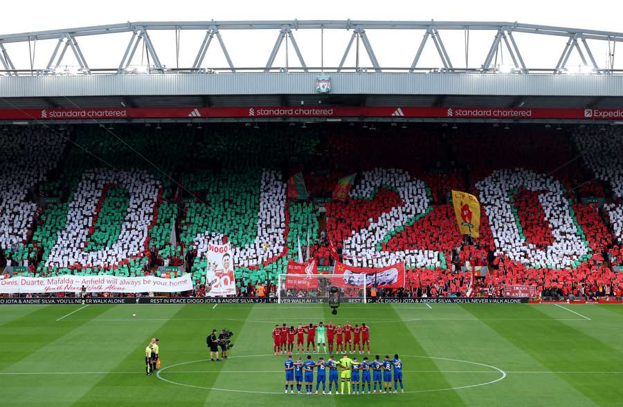A torcida do Liverpool fez um lindo mosaico para Diogo Jota A torcida do Liverpool fez um lindo mosaico para Diogo Jota