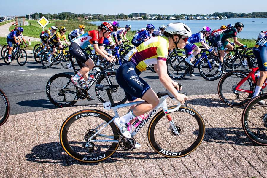 Lotte Kopecky in actie tijdens de Simac Ladies Tour