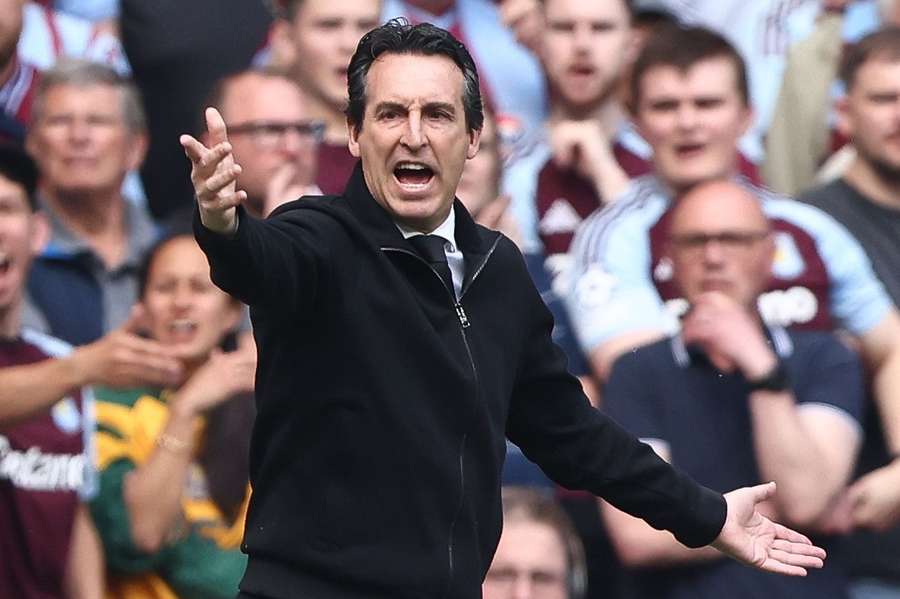 Emery says fans volume is crucial to qualifying for the Champions League this season