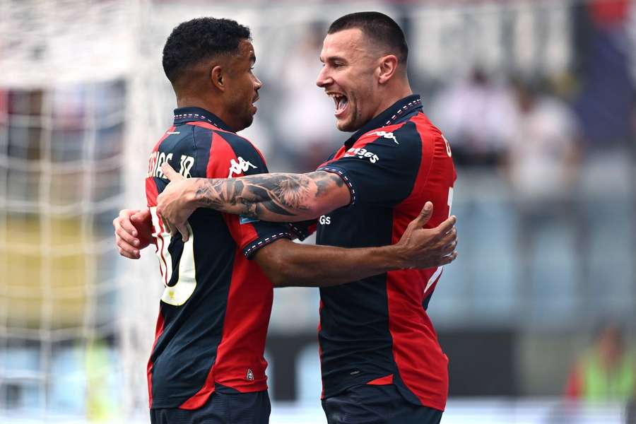 Genoa câștigă duelul cu Fiorentina Genoa câștigă duelul cu Fiorentina