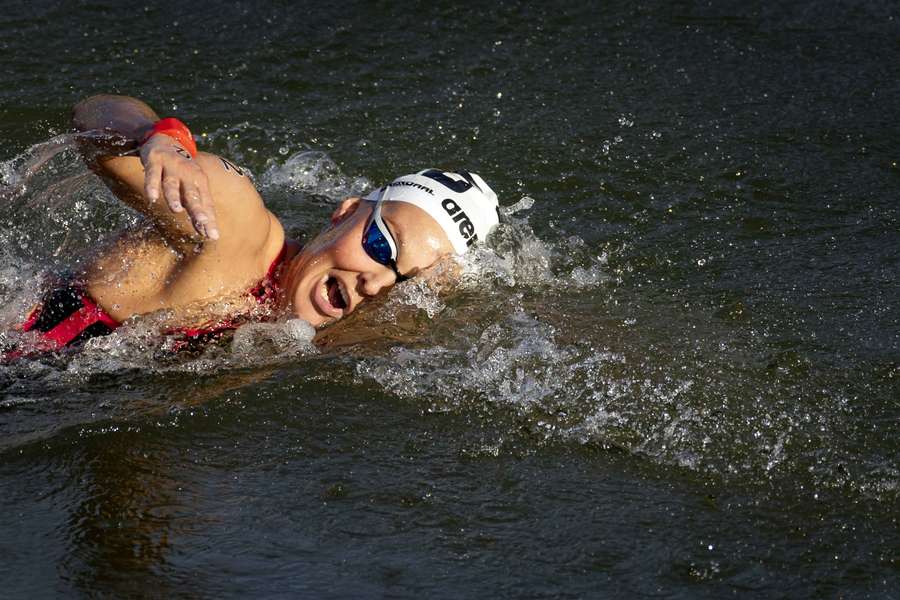 Sharon van Rouwendaal zwom in ruim twee uur naar haar tweede olympische goud