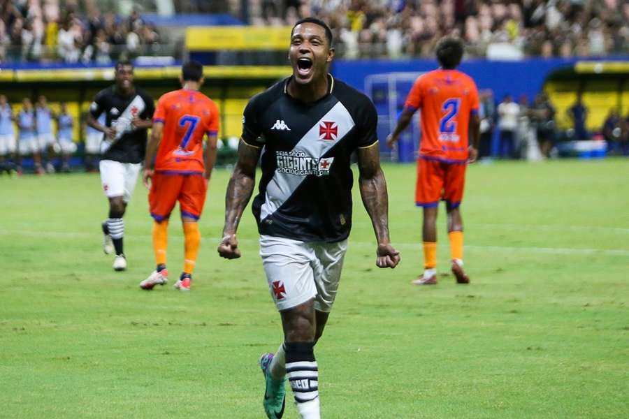 David fez o gol da vitória vascaína em Manaus