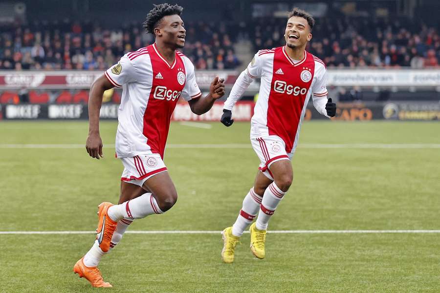 Opstellingen Ajax-Groningen: Wijndal en Kudus basis ten koste van Hato en Klaassen