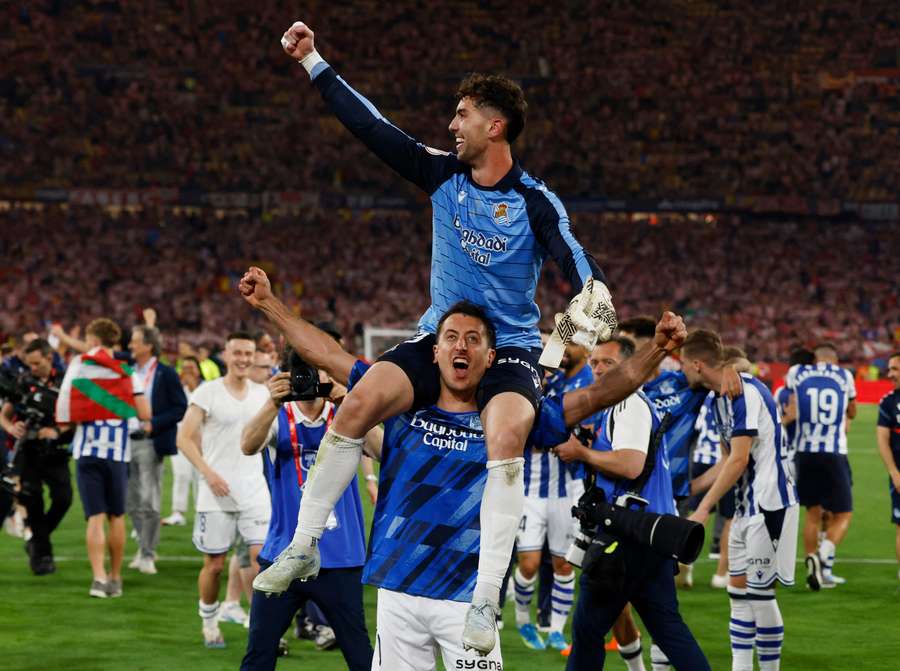 Oyarzabal ergue Marrero, herói do título da Real Sociedad