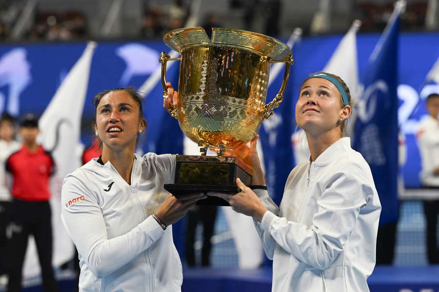 Sorribes y Bouzkova, campeonas en Pekín.