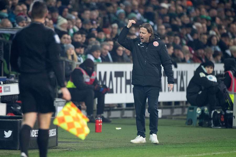 Bo Henriksen was not happy with proceedings in Bremen