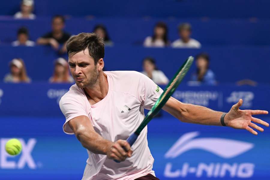 Tenis Flash: Kawa zagra w Pekinie, Majchrzak przegrał z Flisem. Hurkacz powalczy o tytuł