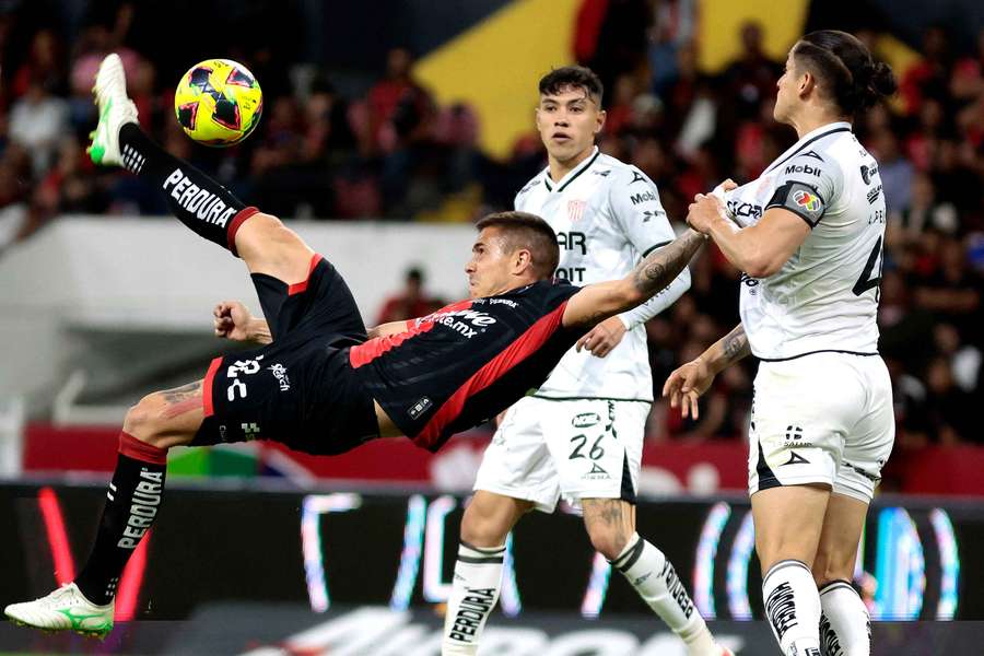 Necaxa derrotó a Atlas como visitante