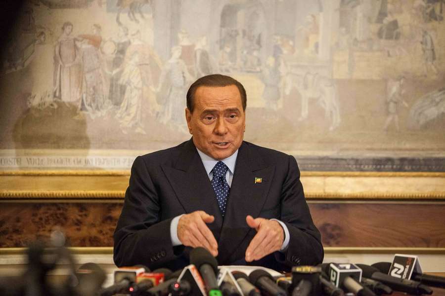 Município de Arcore proclamou luto nacional pela morte de Berlusconi