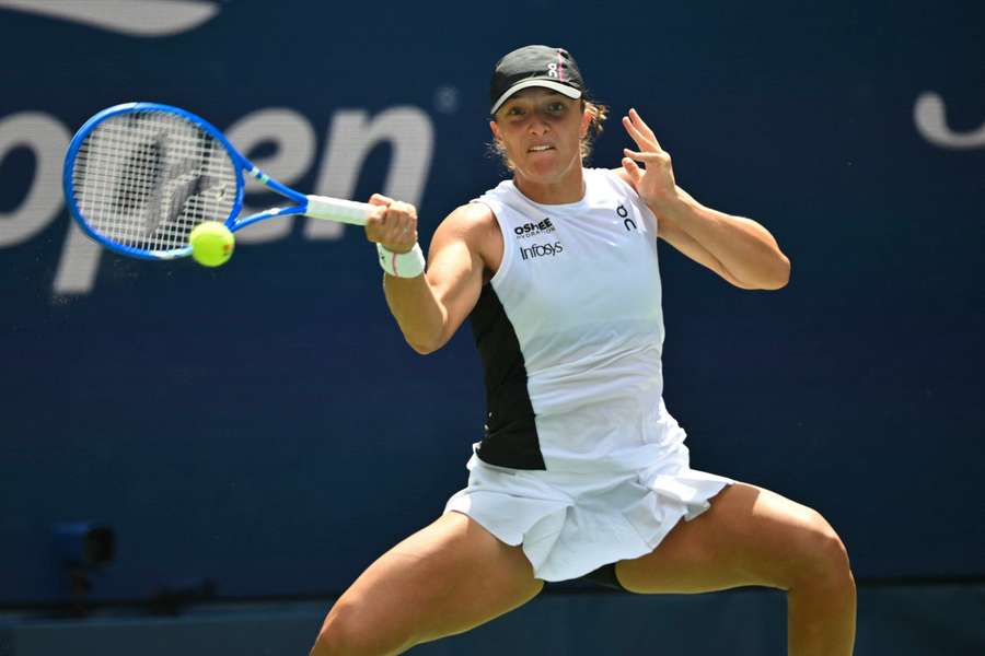 Swiatek tritura a Alexandrova rumbo a cuartos del US Open