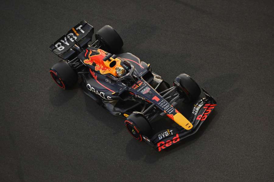 Verstappen voltou a bater a concorrência