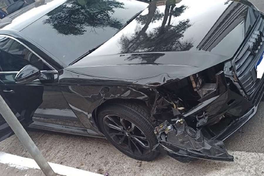 Carro da atacante Jaqueline, do Corinthians, após acidente