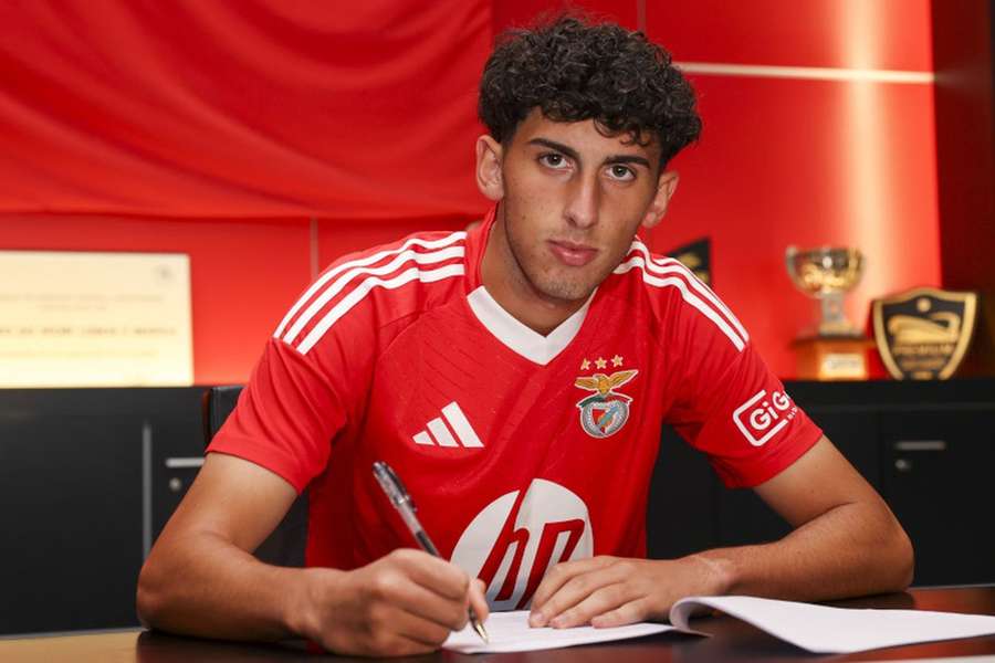 Diogo Rocha renovou cm o Benfica