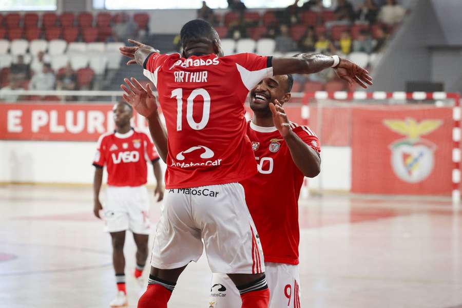 Benfica segue só com vitórias