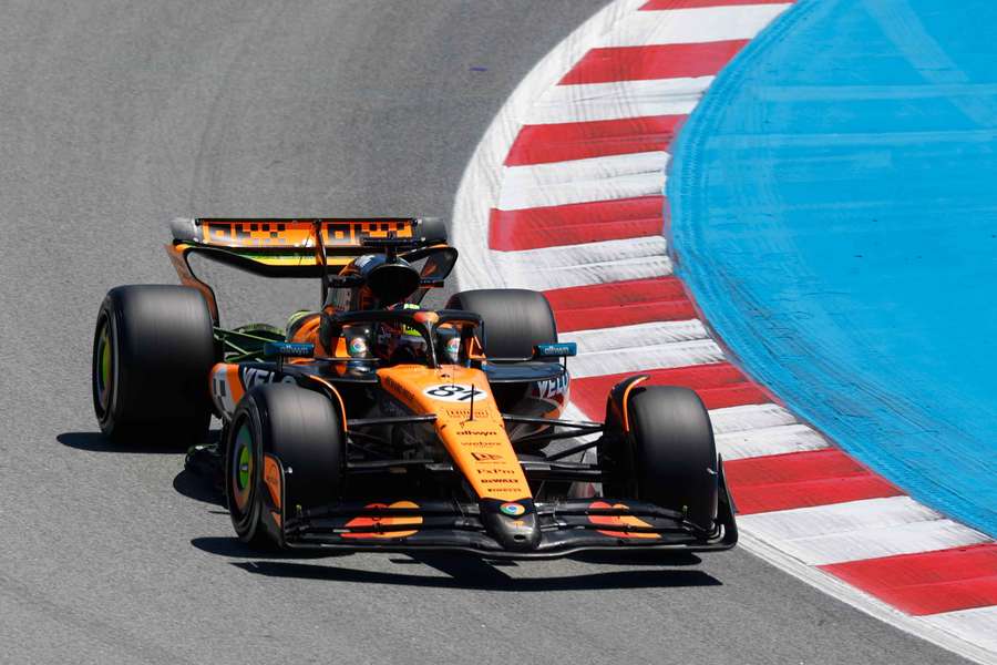 Oscar Piastri tops second practice in Spain