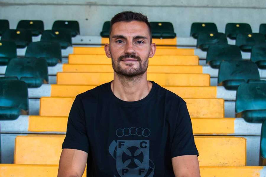 Rafael Vieira ao serviço Paços de Ferreira