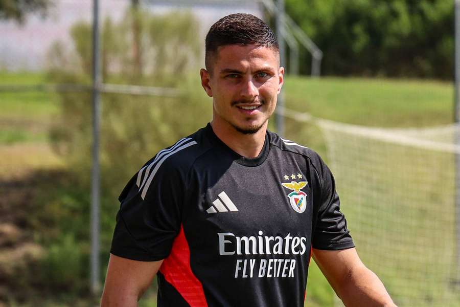 Ivanovic no treino do Benfica