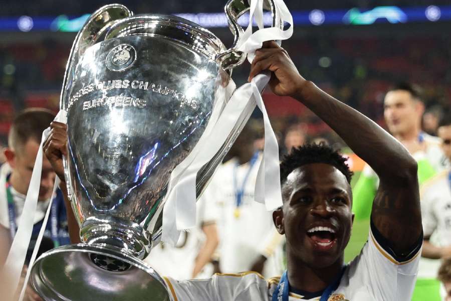 Vinicius Junior ergue a 15ª Champions da história do Real Madrid 