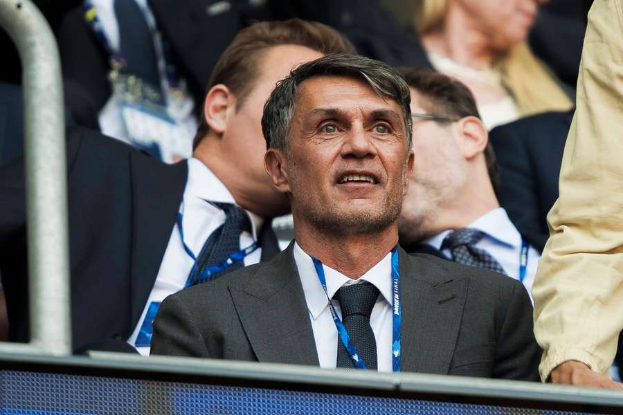 Maldini nezotrval pri reprezentácii príliš dlho. Maldini nezotrval pri reprezentácii príliš dlho.
