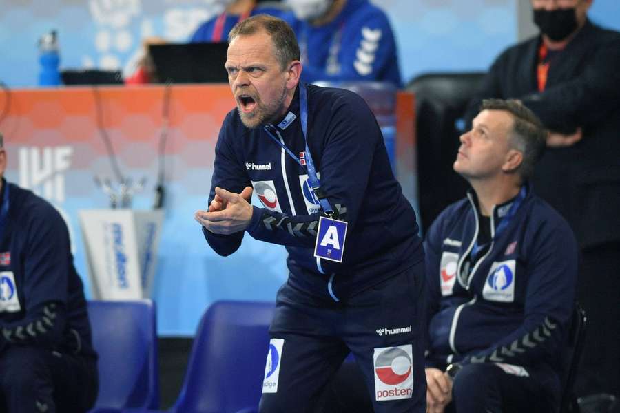 Hergeirsson og Schweizs danske træner i mundhuggeri: "Vi kunne have scoret 50 gange mod jer!"