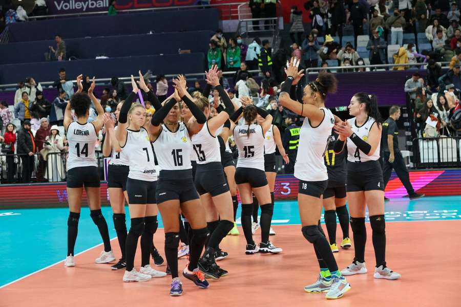 Brasil sofre com bloqueio do Canadá, perde no tie-break, e tenta se  complicar na VNL