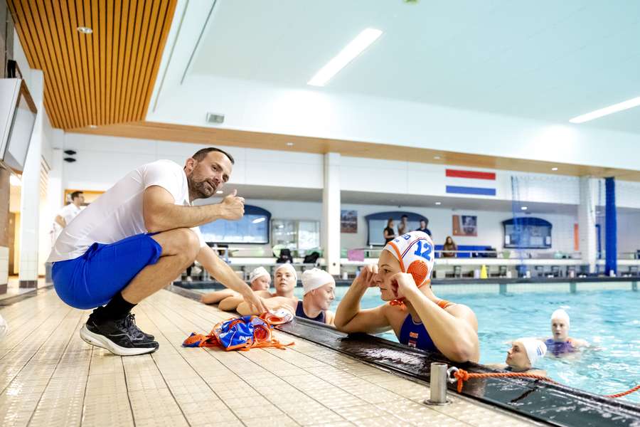 Evangelos Doudesis maakt zich zorgen het overvolle programma van de nationale ploeg