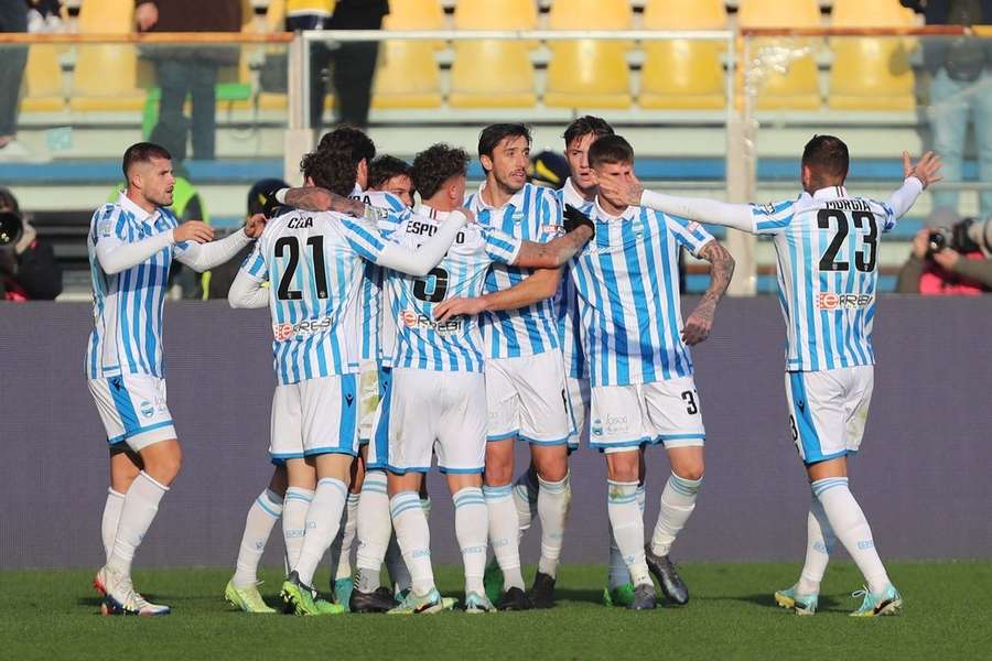 Serie B: dilaga il Como, Spal corsara, l'ex Collocolo affonda il Cosenza