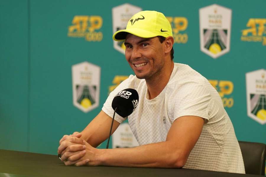 Rafael Nadal retorna às quadras após dois meses parado