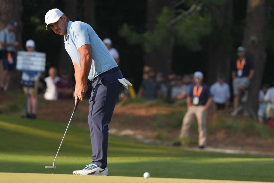 Koepka bate no primeiro green