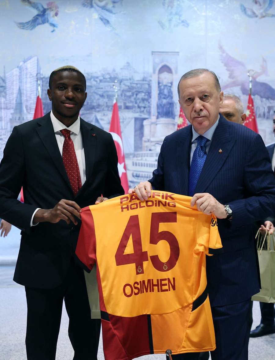 Victor Osimhen depois de ter sido emprestado ao Galatasaray