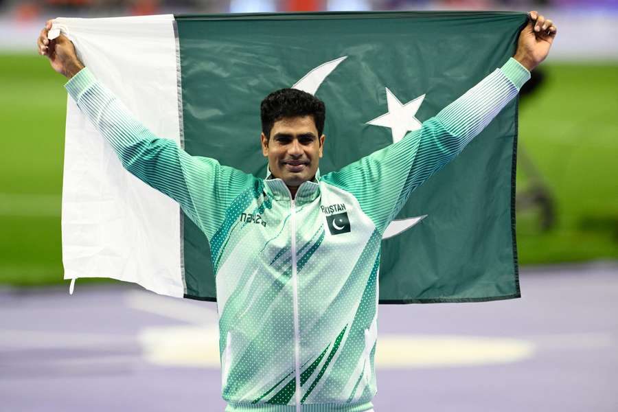Arshad Nadeem après sa médaille d'or.