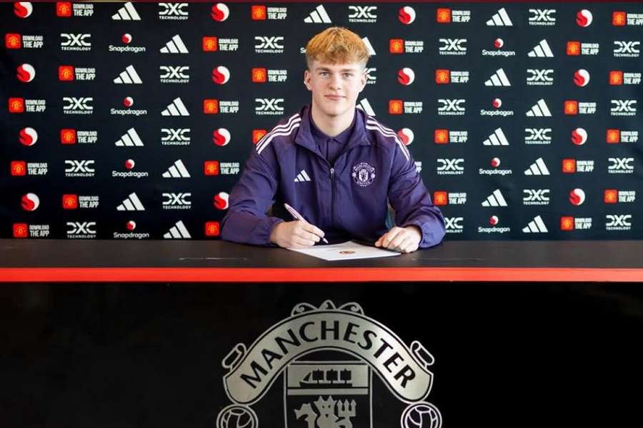 DONE DEAL: Man Utd sign Derby keeper Hardy