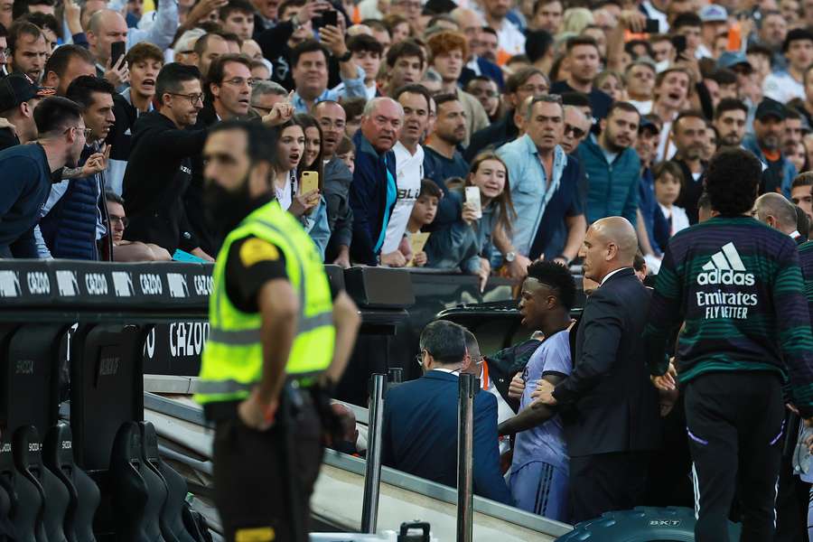Vinícius Júnior foi alvo de insultos racistas no Mestalla
