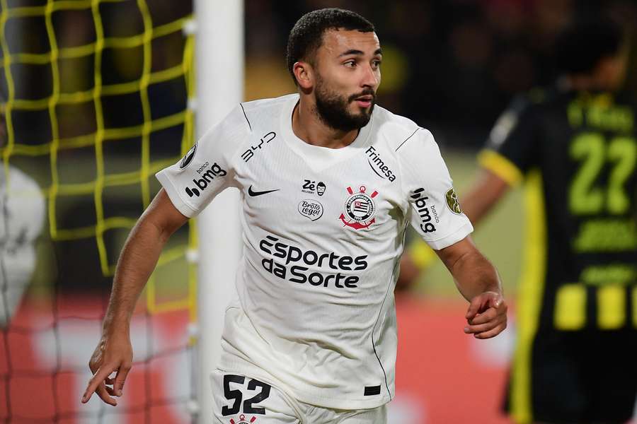 Zakarya Labyad marcou seu primeiro gol com a camisa do Corinthians