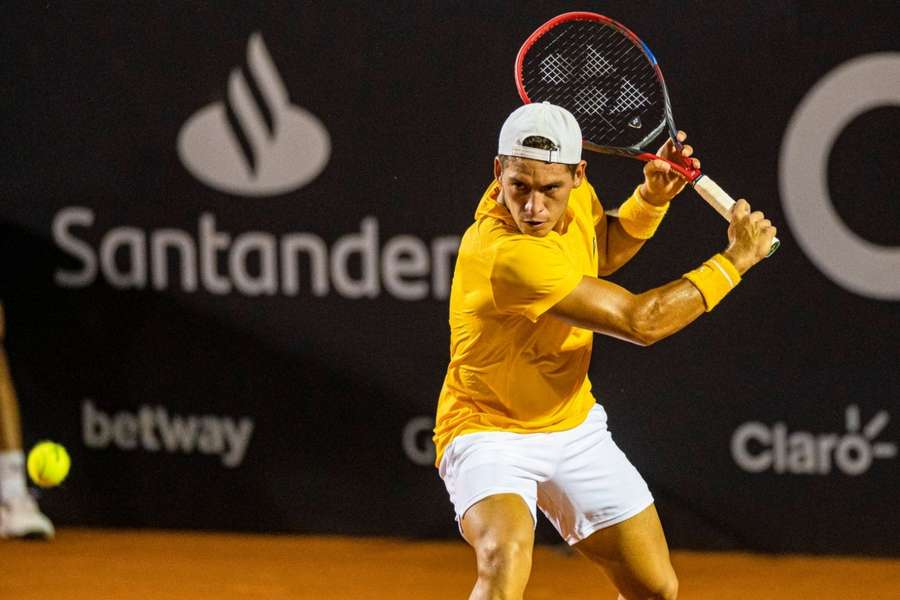 Báez y Etcheverry y Djere y Lajovic, a cuartos del torneo ATP de Santiago