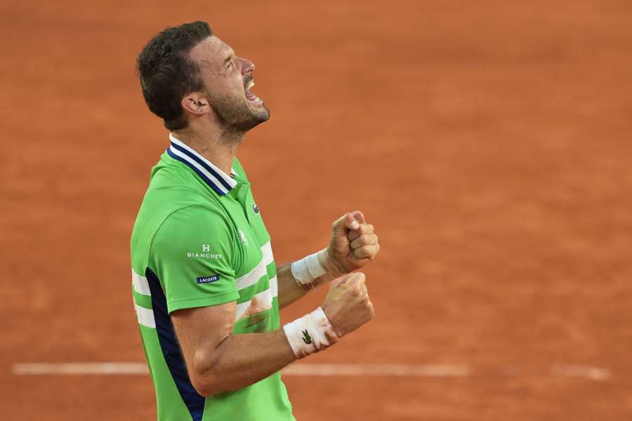 Grigor Dimitrov bejubelt den Einzug ins Viertelfinale von Roland Garros.