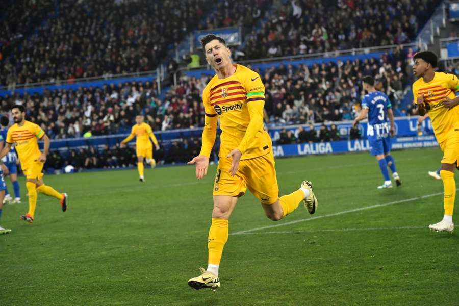 Lewandowski strzela, Barcelona wygrywa – z Deportivo Alaves bez zmian