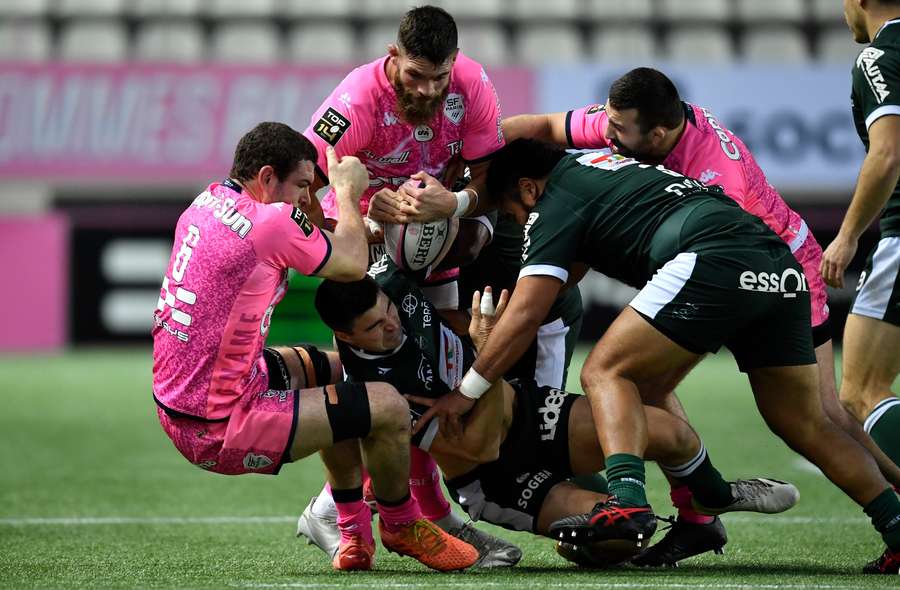 Première période serrée entre le Stade Français et Pau