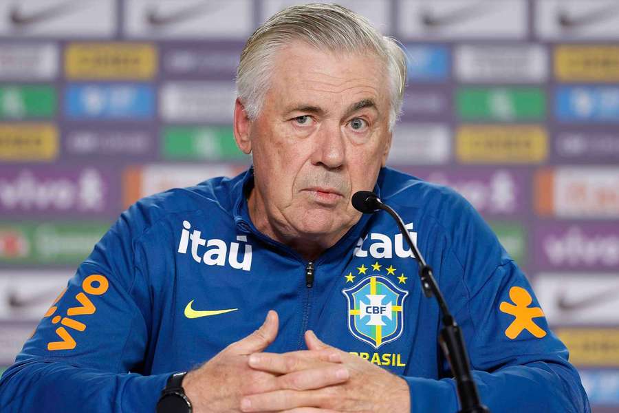 Carlito dirige treino Seleção antes das Eliminatórias