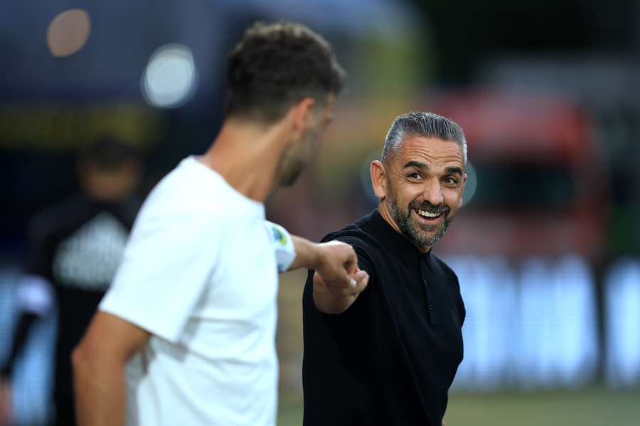 Gonzalo García, treinador do Arouca, e Rui Borges, treinador do Vitória SC